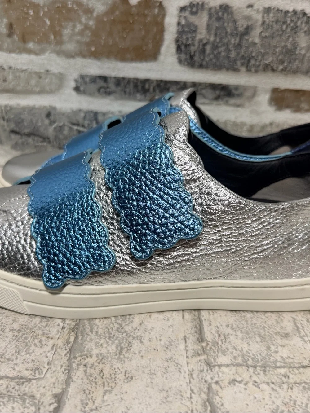 Fendi Silver & Blue Metallic Leather Scallop Velcro Strap Sneakers size 8